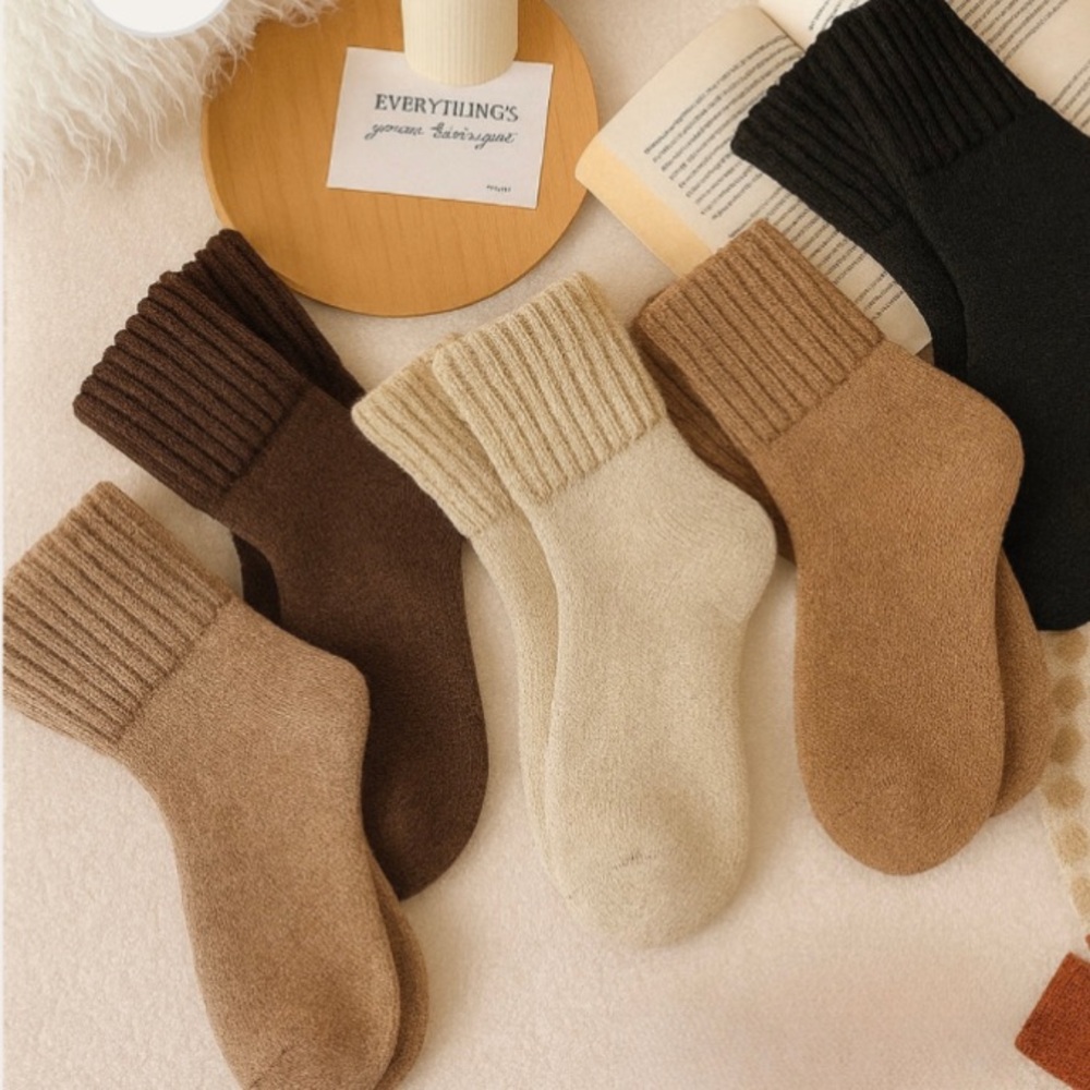 5 Woman’s Plushknit Socks